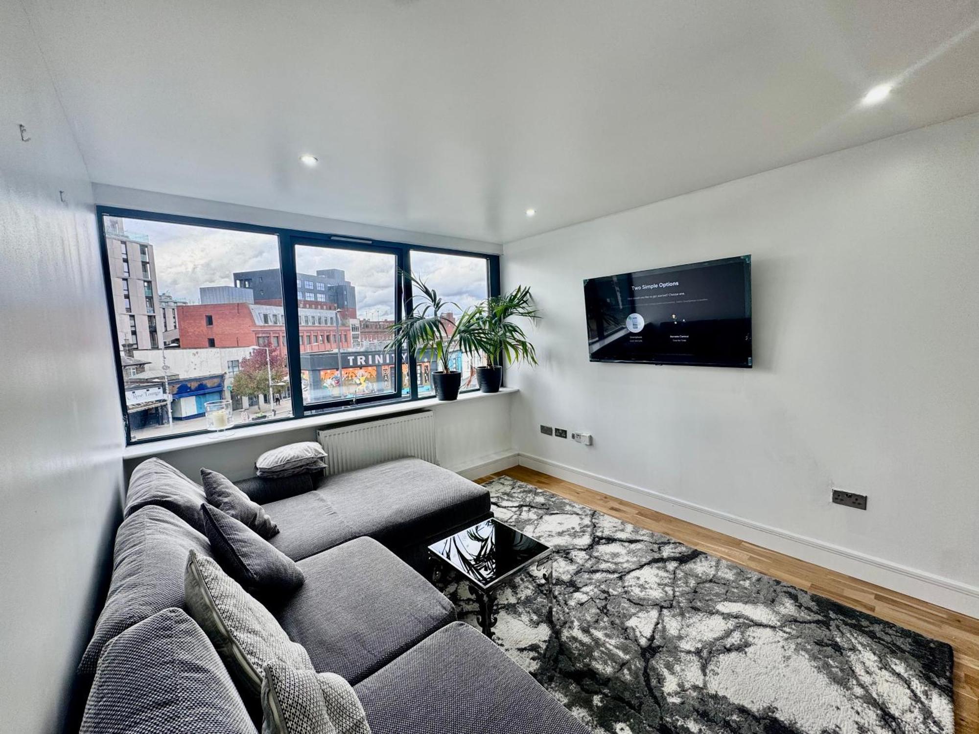 Luxury 2 Bed Entire Apartment-Near Tube & Shopping Centre Harrow Eksteriør billede