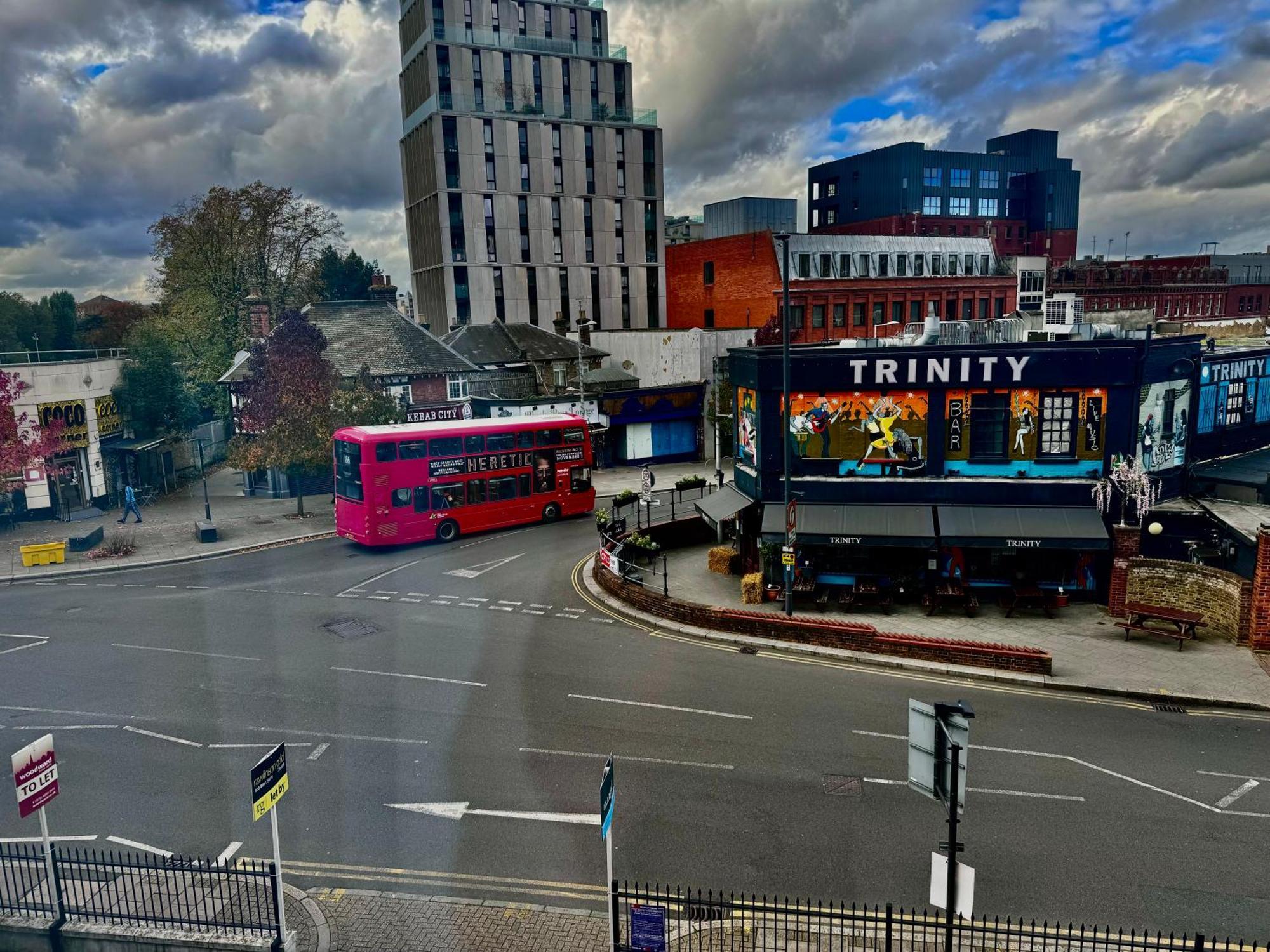 Luxury 2 Bed Entire Apartment-Near Tube & Shopping Centre Harrow Eksteriør billede