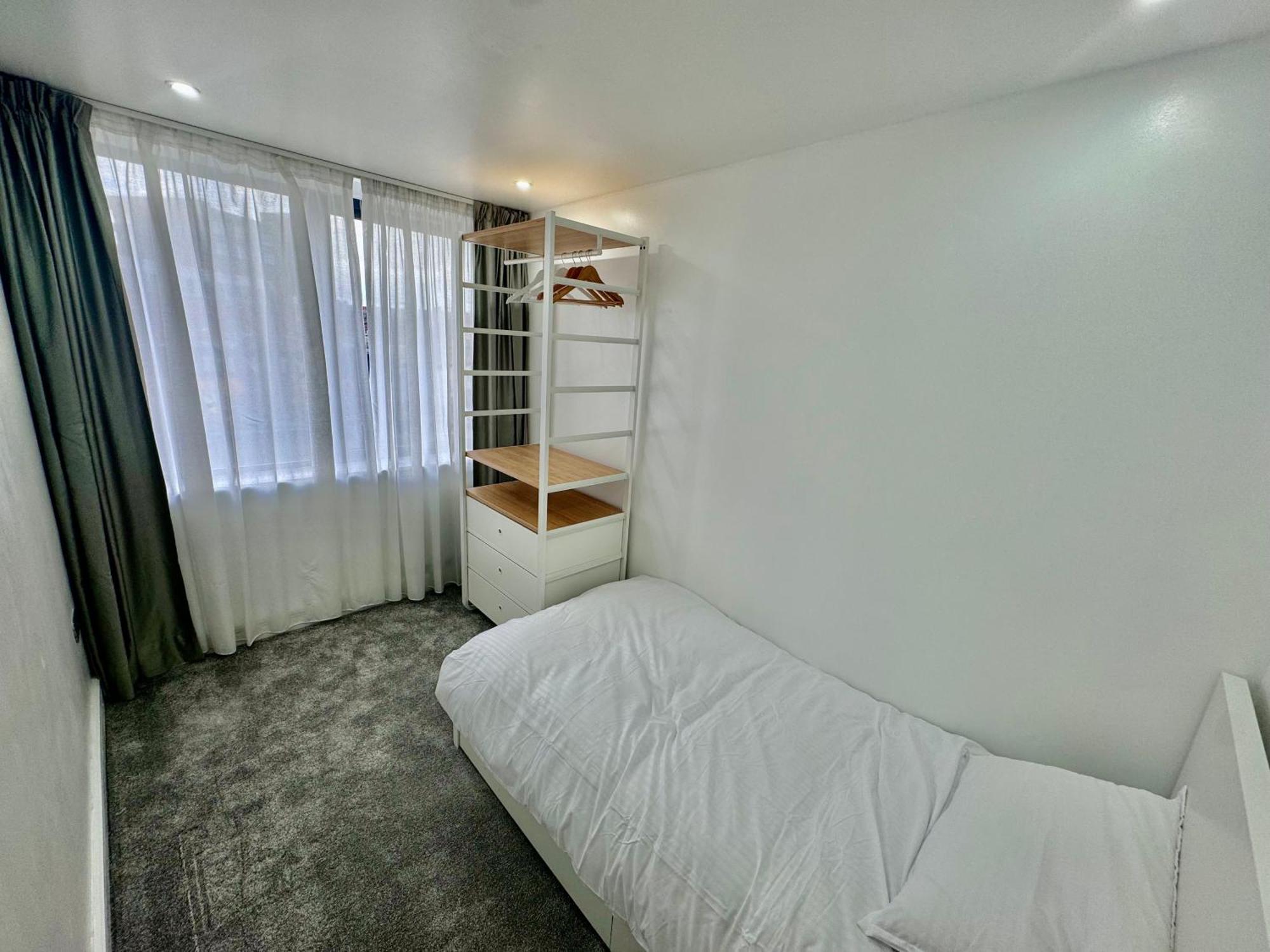 Luxury 2 Bed Entire Apartment-Near Tube & Shopping Centre Harrow Eksteriør billede